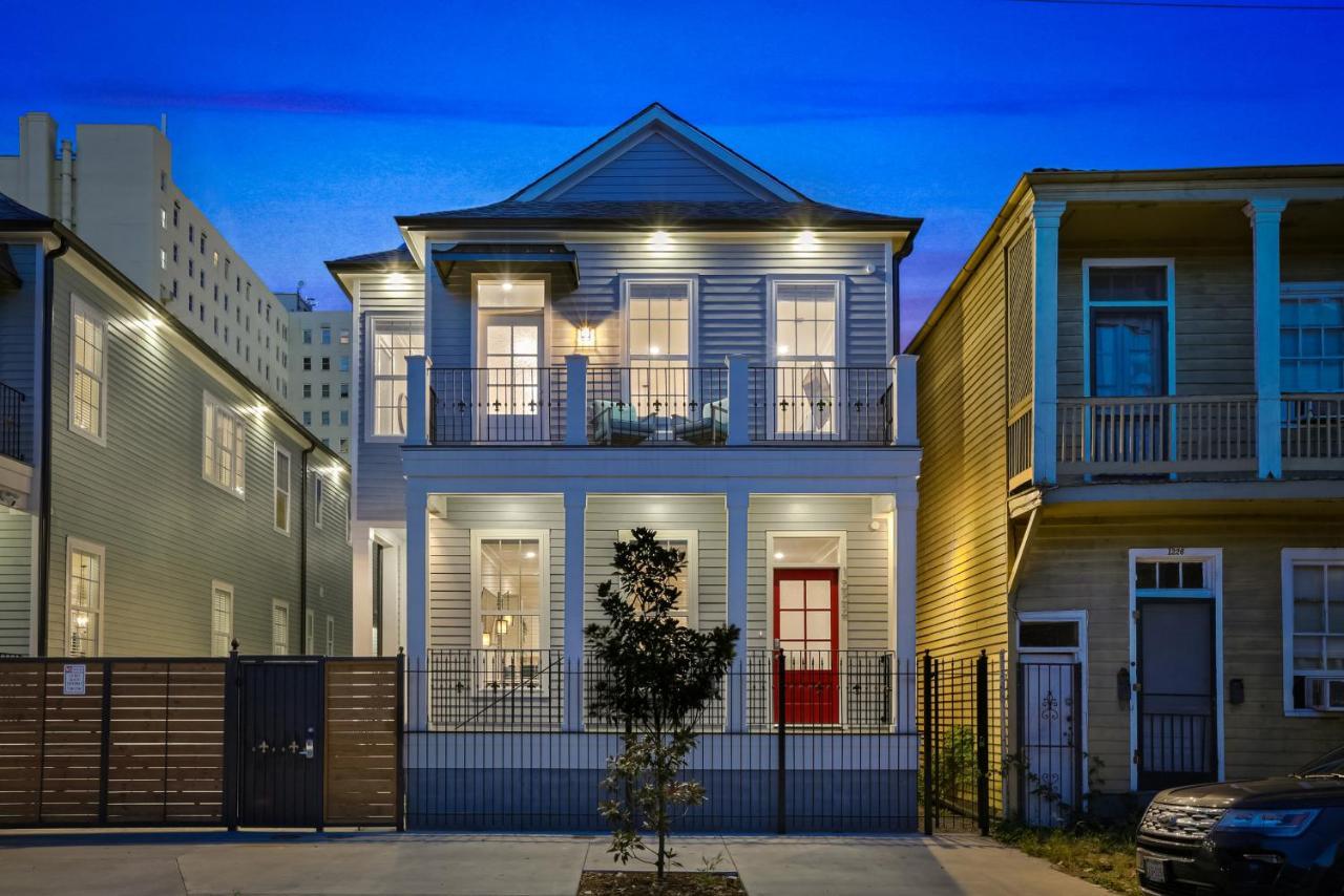 Hosteeva Brand New With A Pool Steps To St Charles Ave